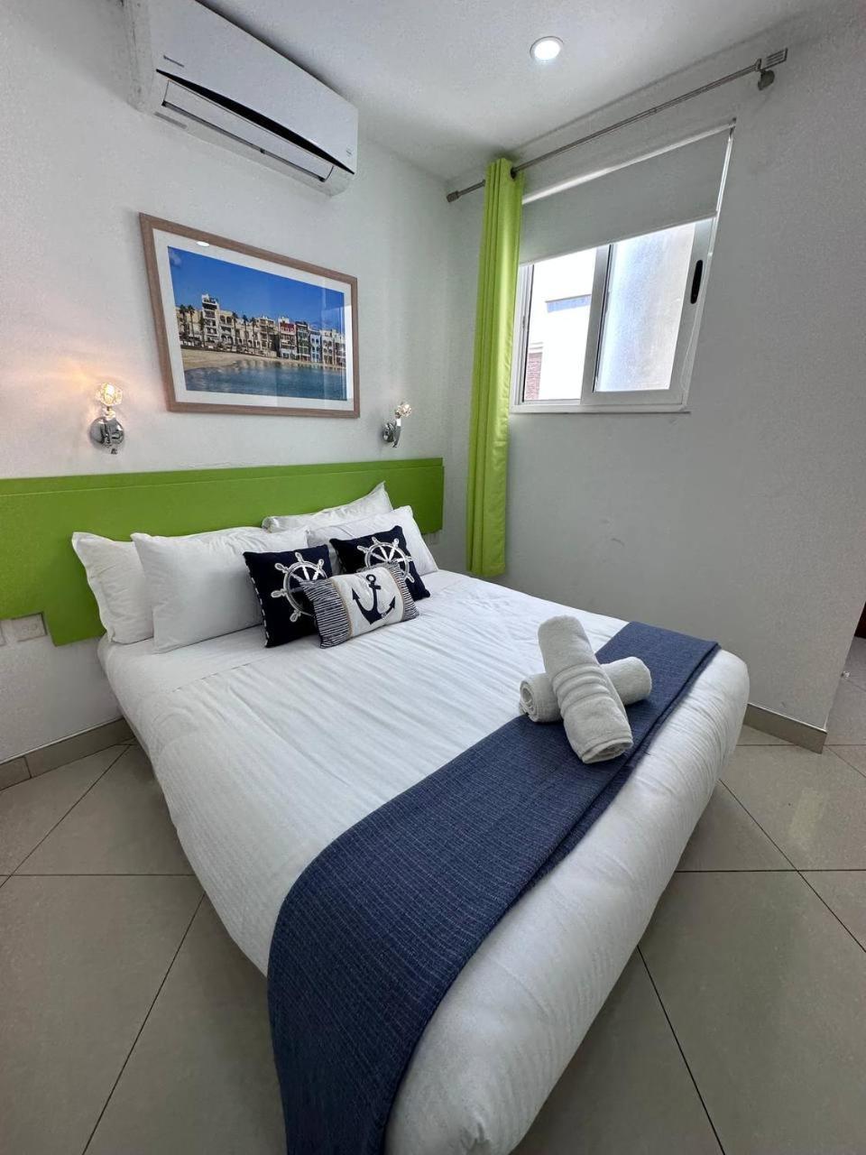 The Beach House Birżebbuġa Екстериор снимка